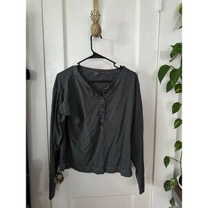 Old Navy Men’s size X-Small Tall Gray long sleeve shirt